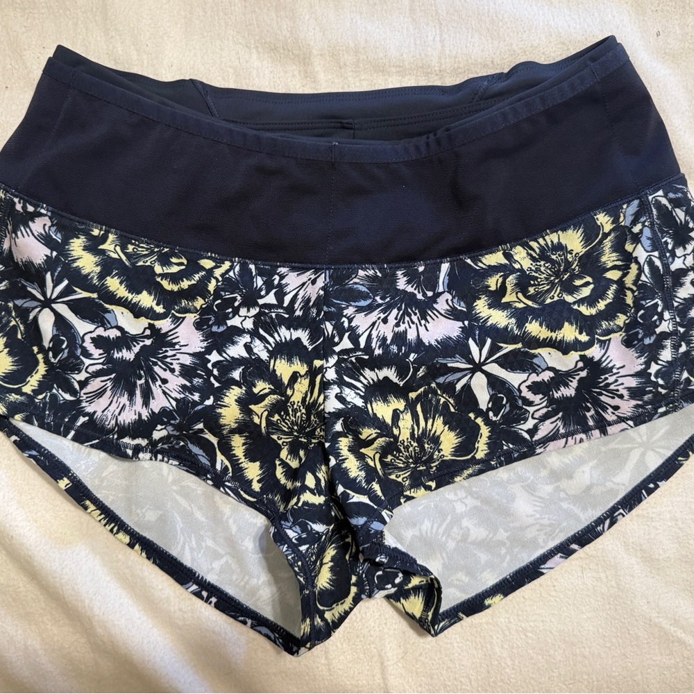 Oiselle Women’s Mac Roga Running Shorts – Size 2 – Worn Once